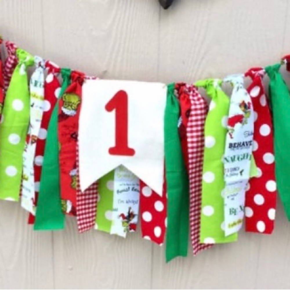 GRINCH 1st birthday banner / high chair the 1 can be replaced